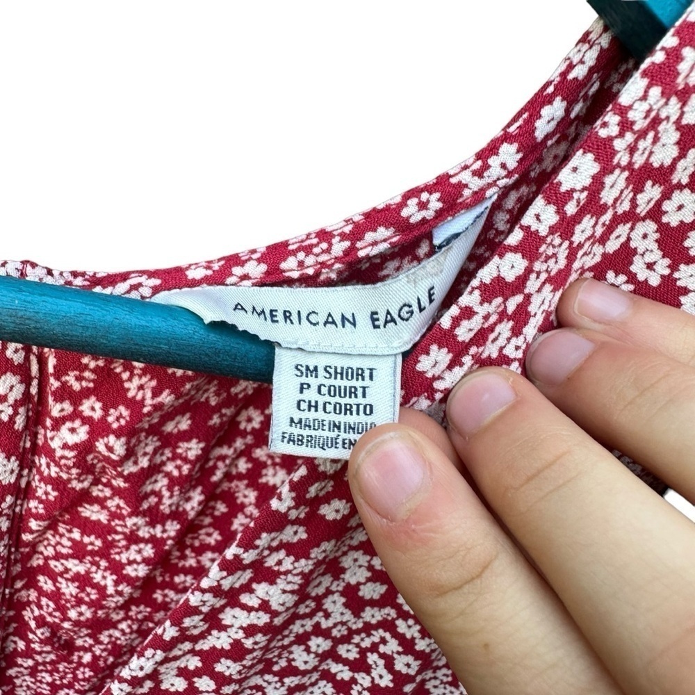 American Eagle women's red and white floral romper size small short - Picture 2 of 3